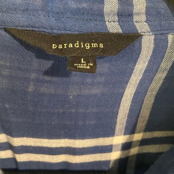 Paradigma plaid button down top size large - Picture 2 of 4